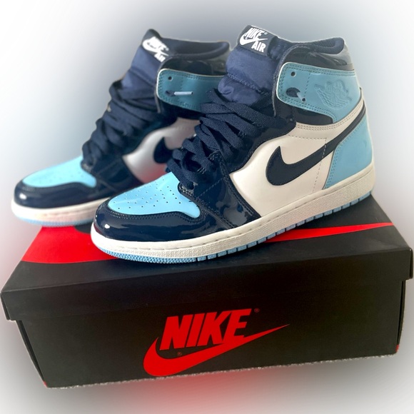 Nike Air Jordan one high women’s size 8.5 - Picture 2 of 5